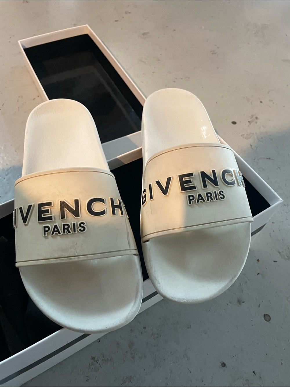 Givenchy slides White Box with Black Logo